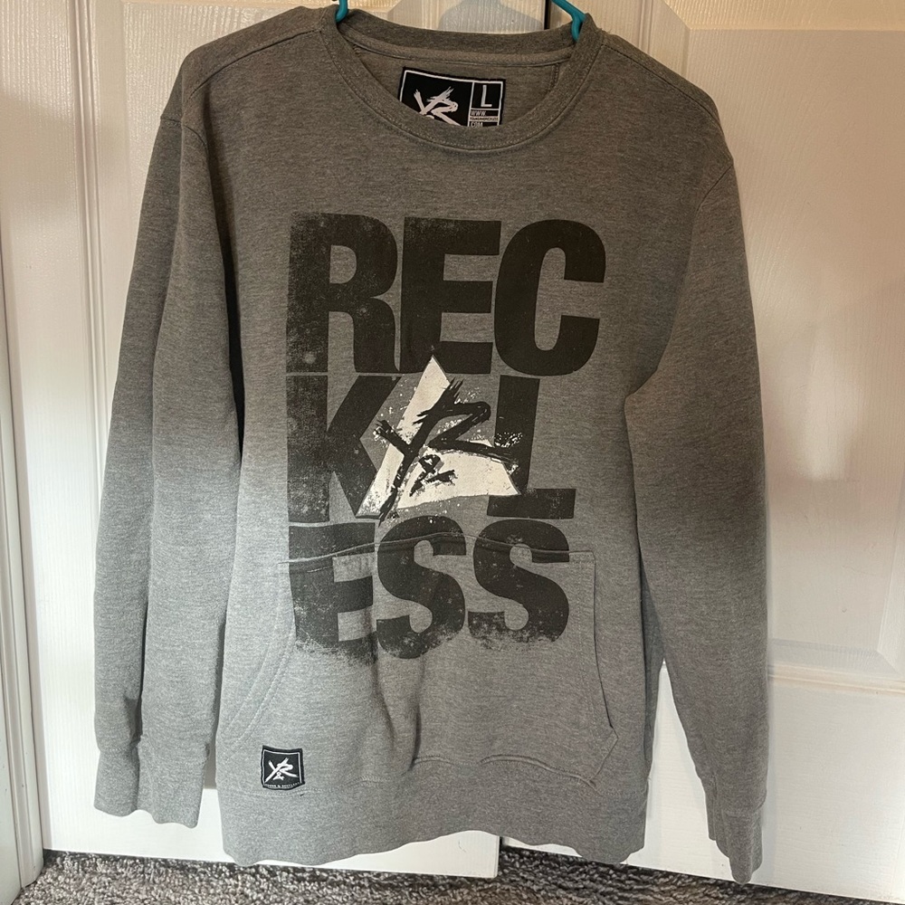 Young and Reckless grey sweatshirt (L)